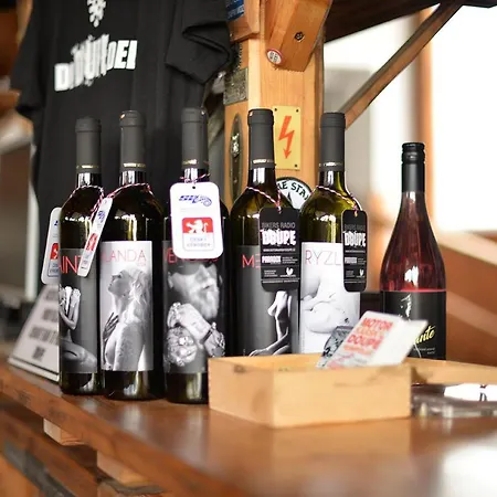 Moto Doupe Hostel Humpolec