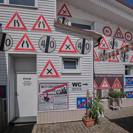 호스텔 Moto Doupe *