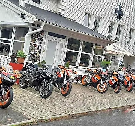 Moto Doupe Hostel *