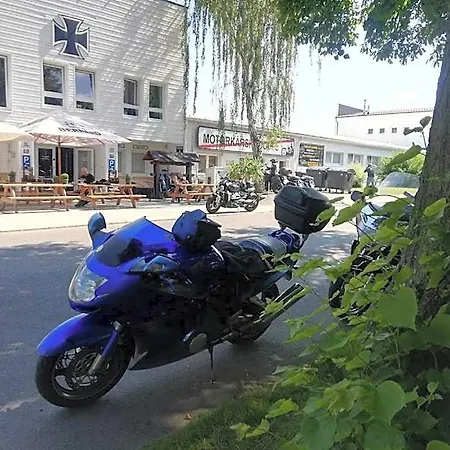 Moto Doupe Hostel Humpolec