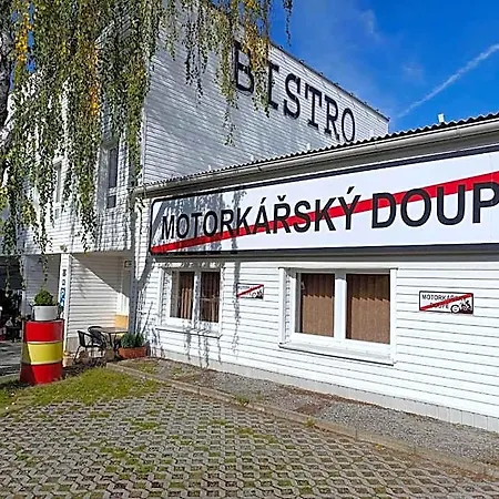 Moto Doupe Hostel *