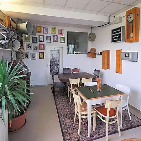 Hostel Moto Doupe