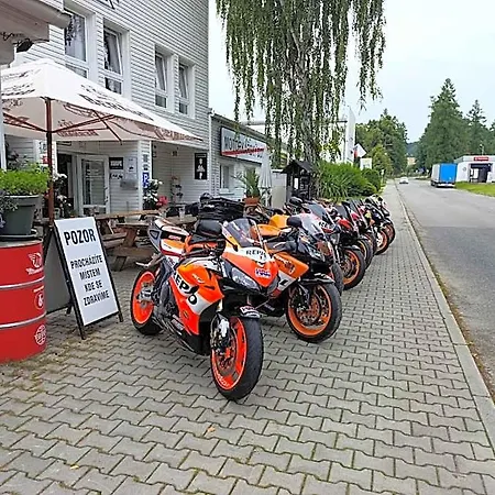 Moto Doupe *